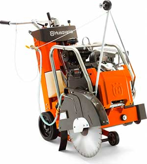 Резчик швов HUSQVARNA FS-524 в прокат в Караганде. У нас лучшая цена за сутки! Возможность взять в аренду с выгодной скидкой до 40% при экспресс доставке 24/7. И помните, ночью стоимость еще дешевле на 30%! #арендапрокат #виброплита #выгодно